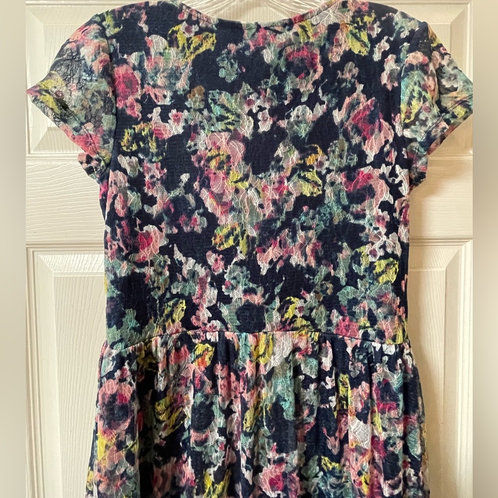 XHILARATION Women’s asymmetric Dress Multi Floral Print Lace Size Medium - Picture 6 of 7